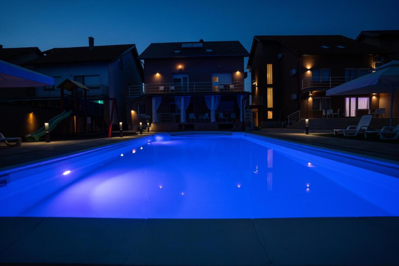 Villa Biser Dunava Vukovar Esterno foto