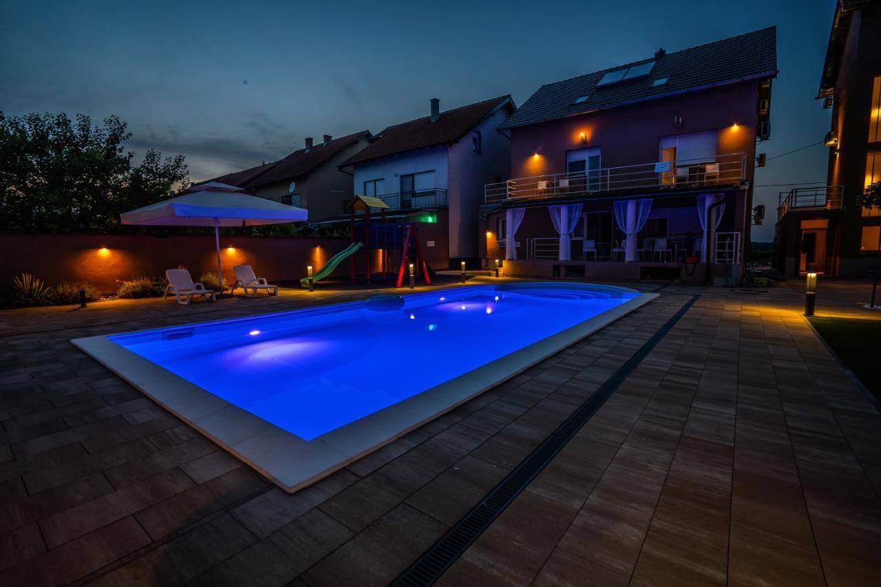 Villa Biser Dunava Vukovar Esterno foto