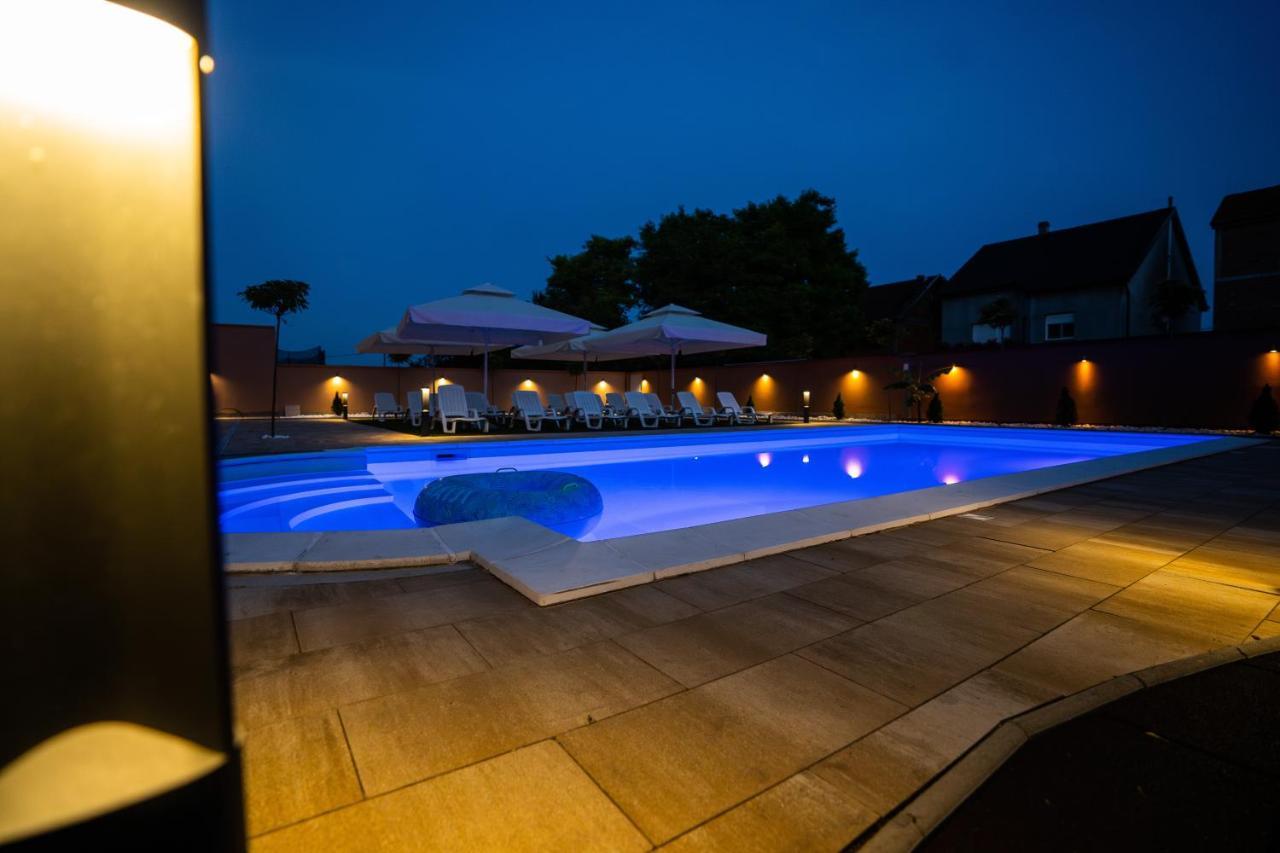 Villa Biser Dunava Vukovar Esterno foto